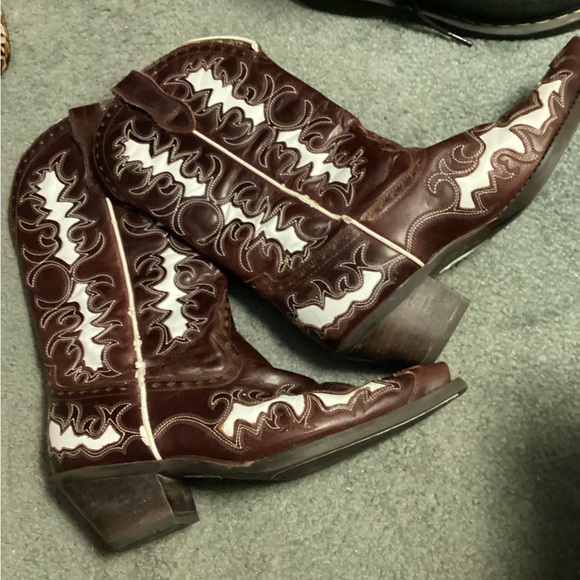 Ariat Shoes - Ariat Cowgirl Boots